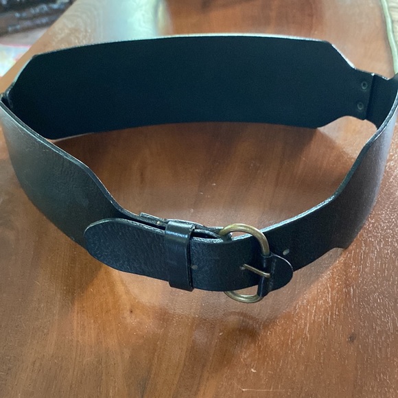 Barneys New York Accessories - Barneys New York Vintage Black Leather Waist Belt